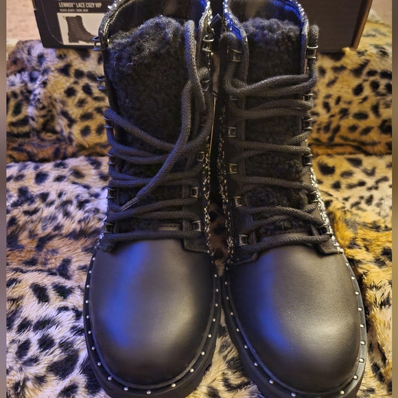 Sorel Boots - Picture 6 of 16